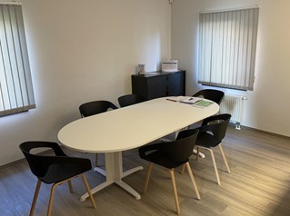 Table de réunion SIG + chaises