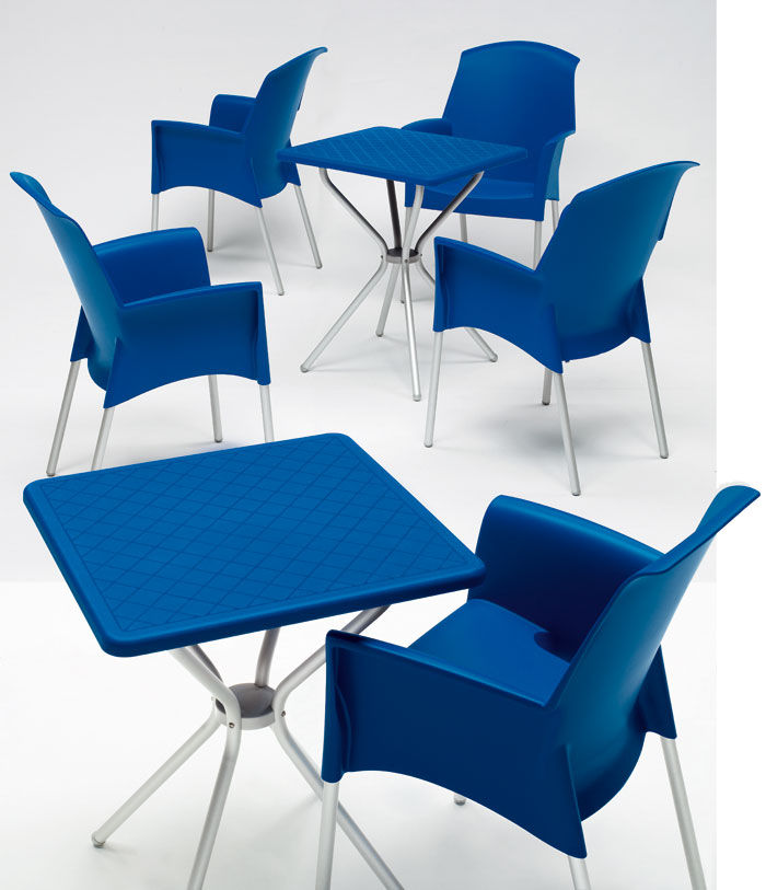 Fauteuil en polypro bleu