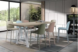 Table et chaises hautes