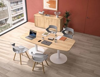 Table tonneau sur piétement tulipe