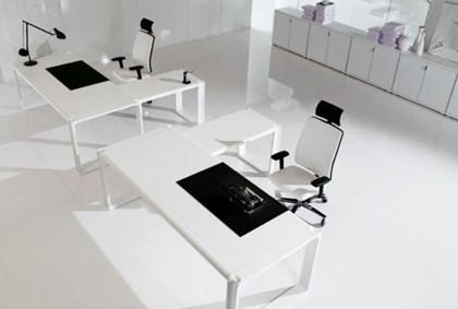 Bureau avec retour en blanc