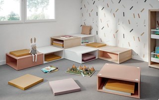 Podium en bois et rangement