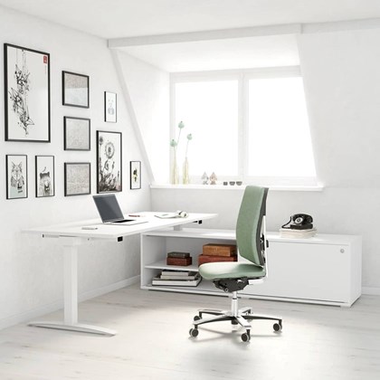 Bureau blanc U avec crédence porte coulissante